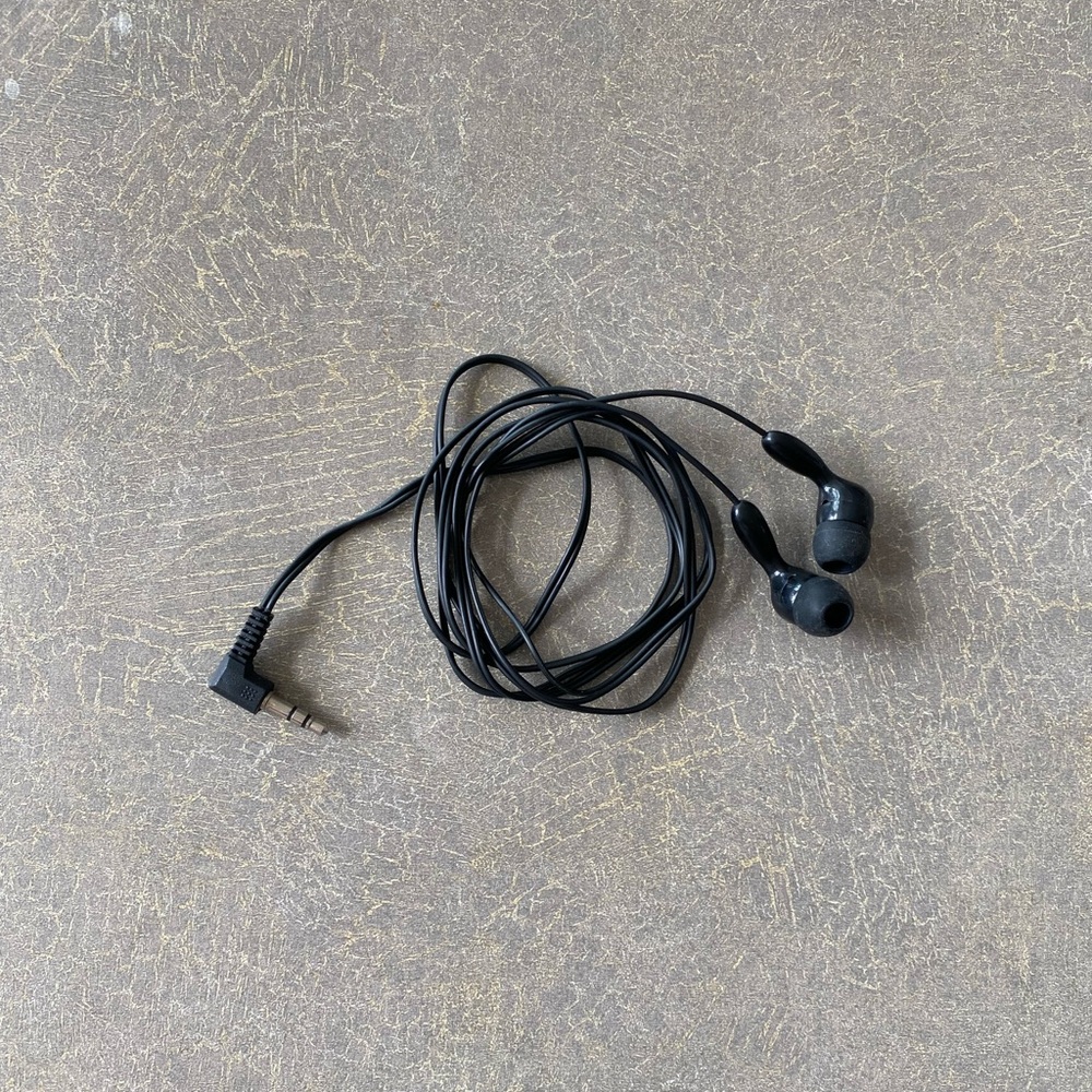 FREE Air Canada Earbuds